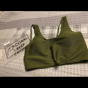 Coral Reef Traveler Top - Like New - Large